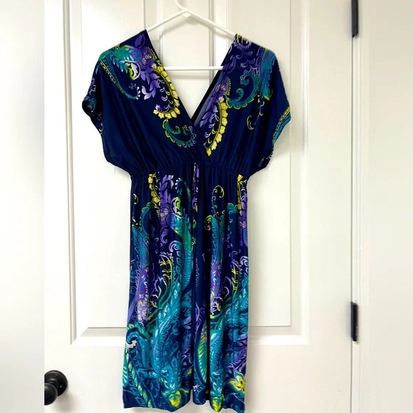 Women’s v-cut dress, size XL. Length 32”. Modern design blue purple - Picture 6 of 7